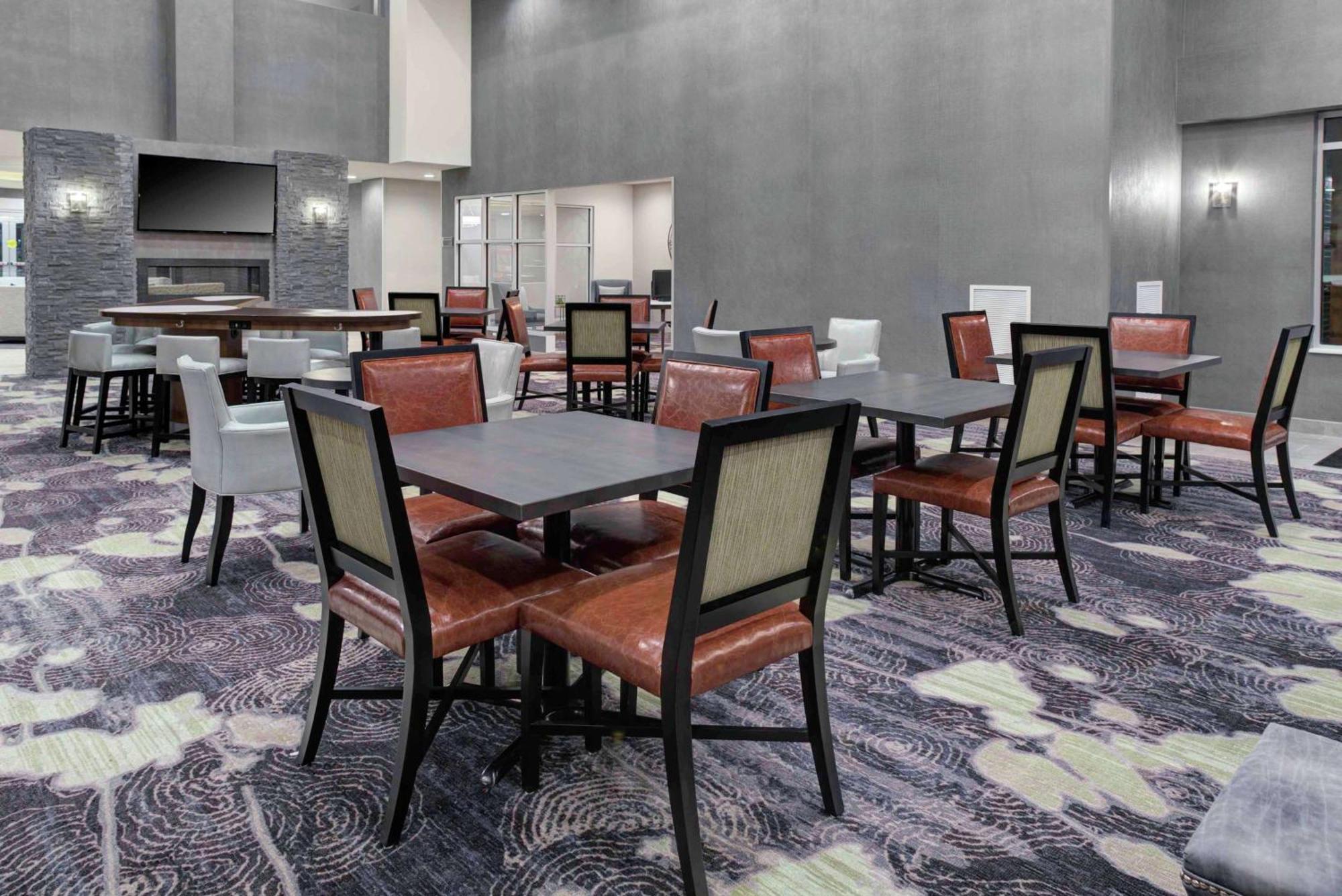 Homewood Suites By Hilton Lansing Eastwood Exterior foto